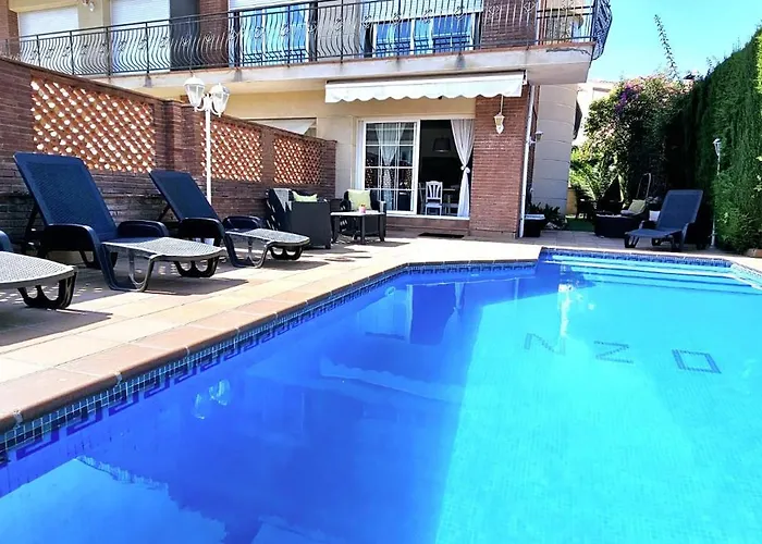 Casa Con Piscina En Costa Barcelona