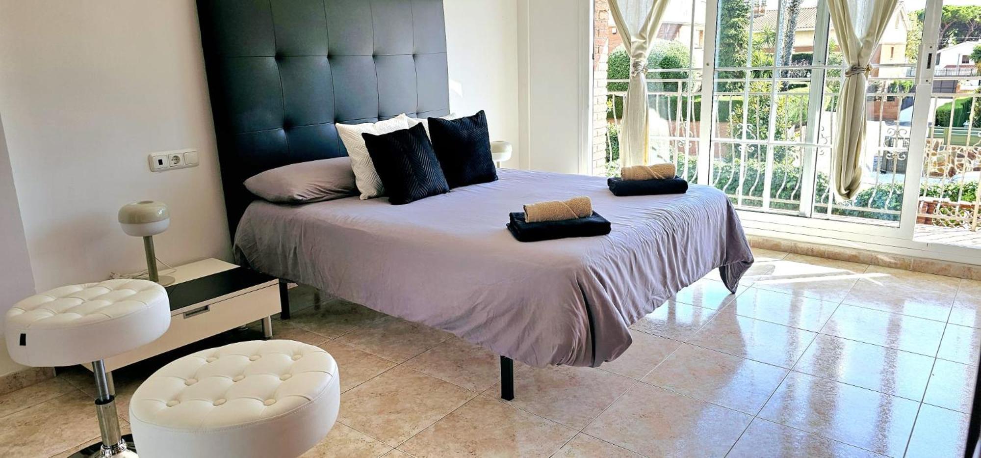 Casa Con Piscina En Costa Barcelona